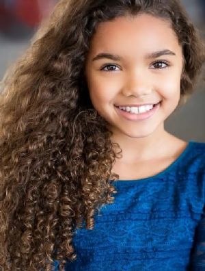 麦肯纳·罗伯茨